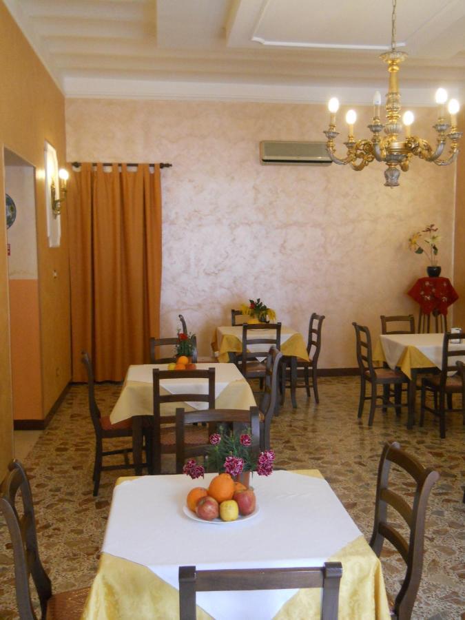 Antico Palazzo Bed & Breakfast Giardini Naxos Exterior photo