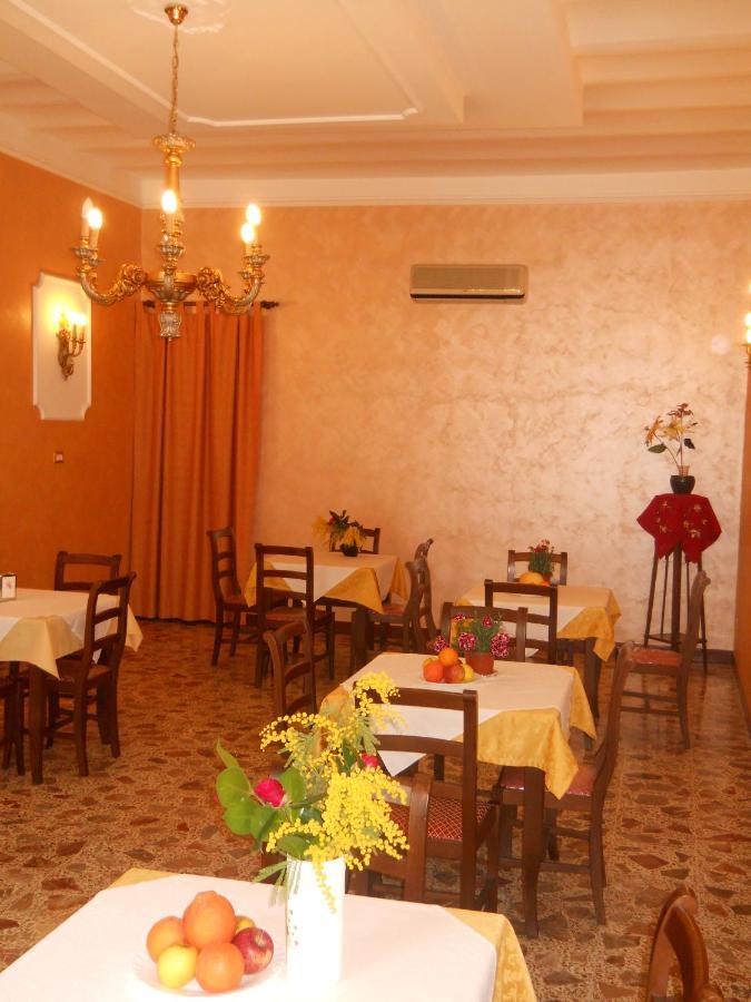 Antico Palazzo Bed & Breakfast Giardini Naxos Exterior photo