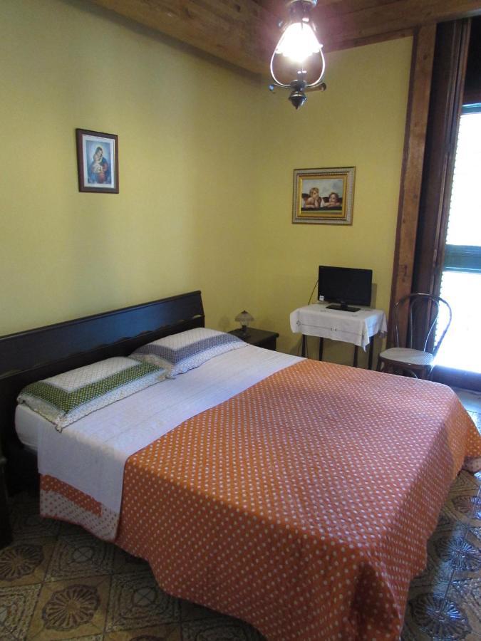 Antico Palazzo Bed & Breakfast Giardini Naxos Exterior photo