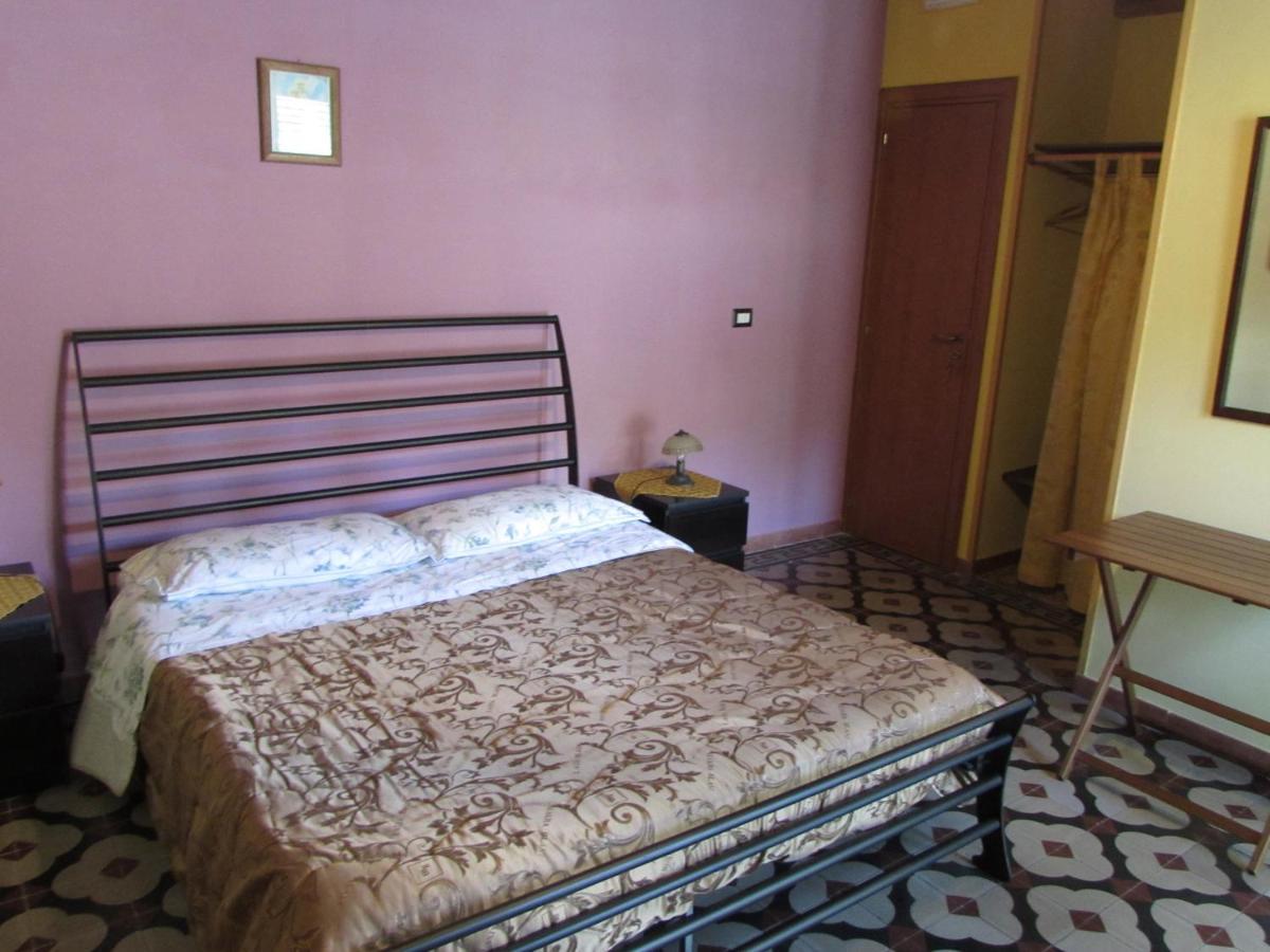 Antico Palazzo Bed & Breakfast Giardini Naxos Exterior photo